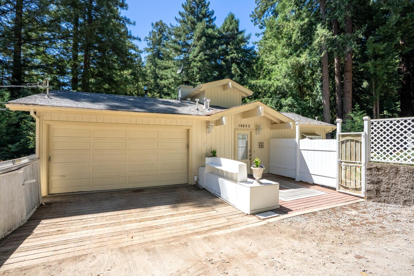 16855 Redwood Lodge RD