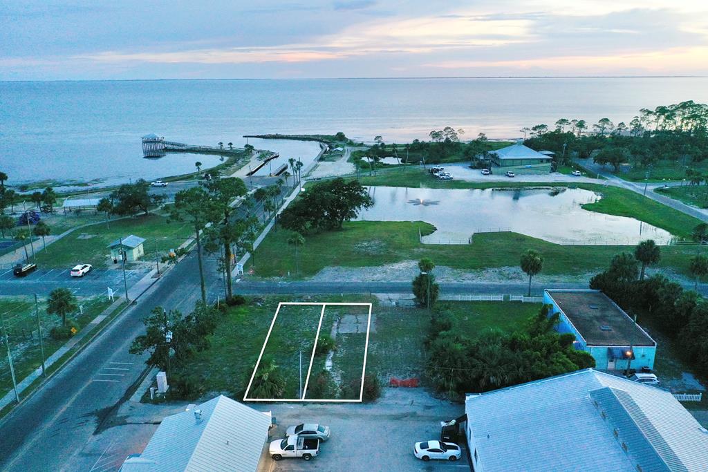 19 & 21 Baltzell Ave, Port St. Joe 32456