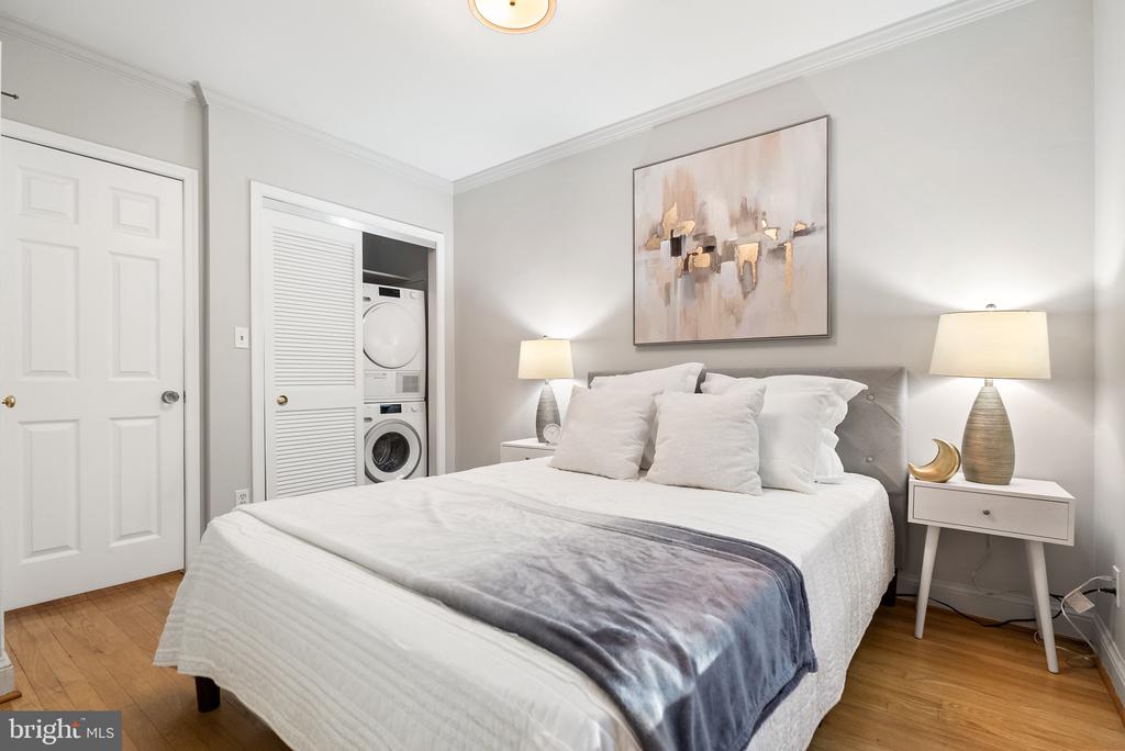 2 POMANDER WALK NW
