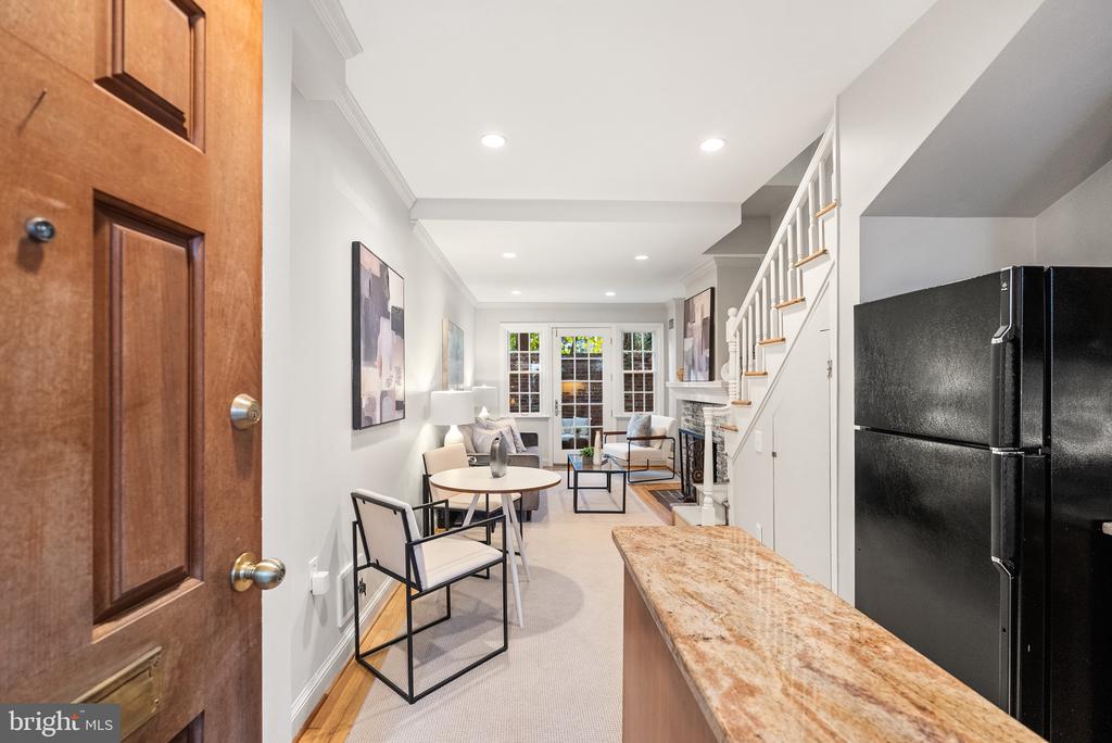 2 POMANDER WALK NW