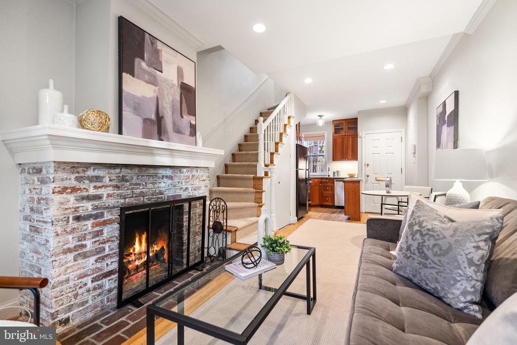 2 POMANDER WALK NW