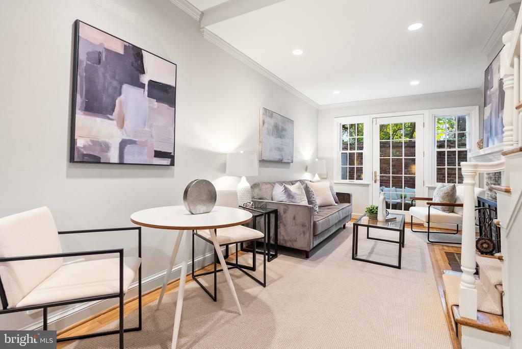 2 POMANDER WALK NW