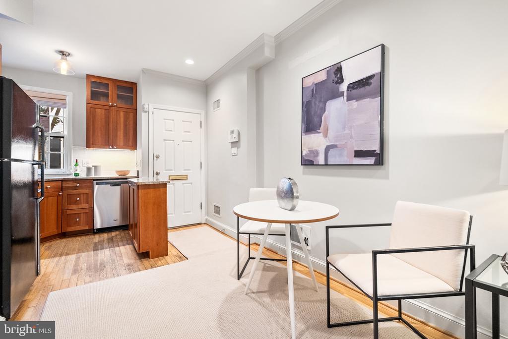 2 POMANDER WALK NW