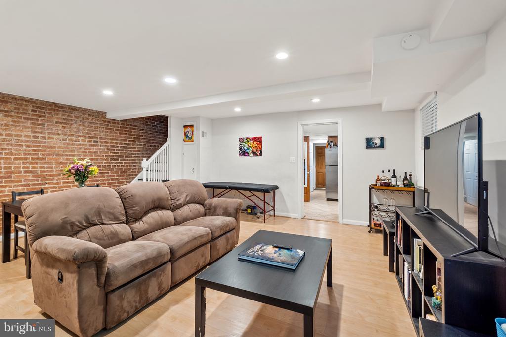 2243 40TH STREET NW