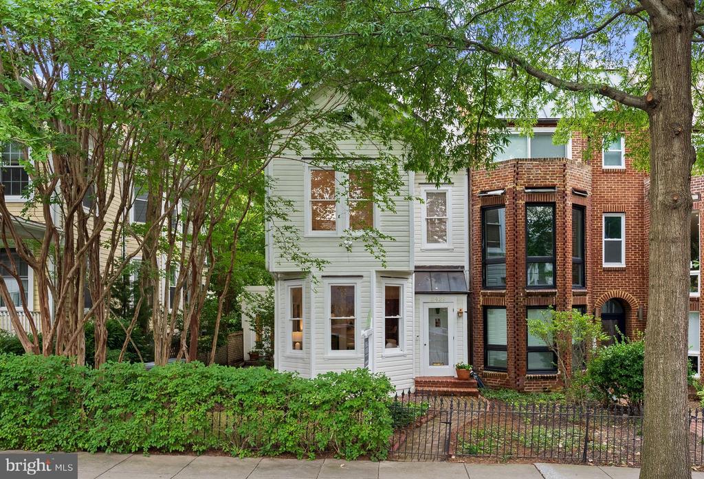 2429 TUNLAW ROAD NW