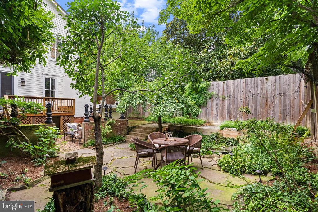 2429 TUNLAW ROAD NW