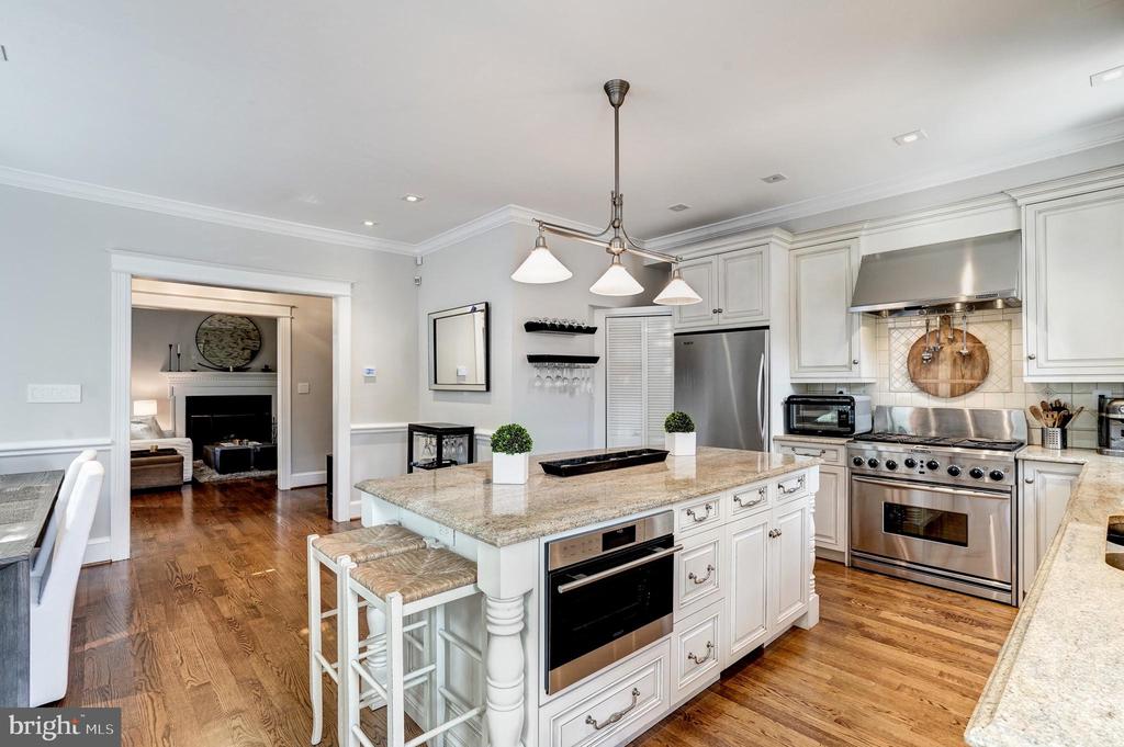 2243 NW 40TH STREET NW