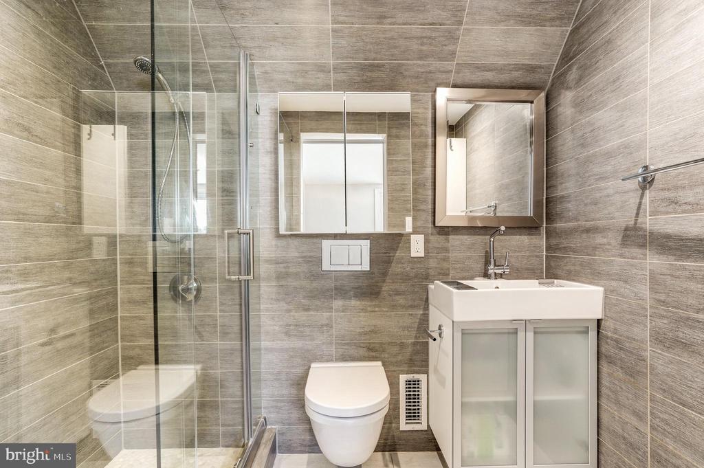 2243 NW 40TH STREET NW