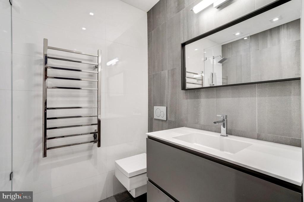 2243 NW 40TH STREET NW