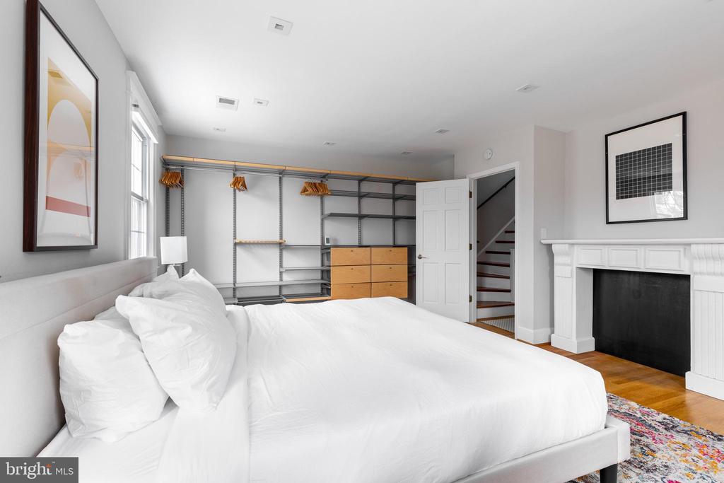 2243 NW 40TH STREET NW