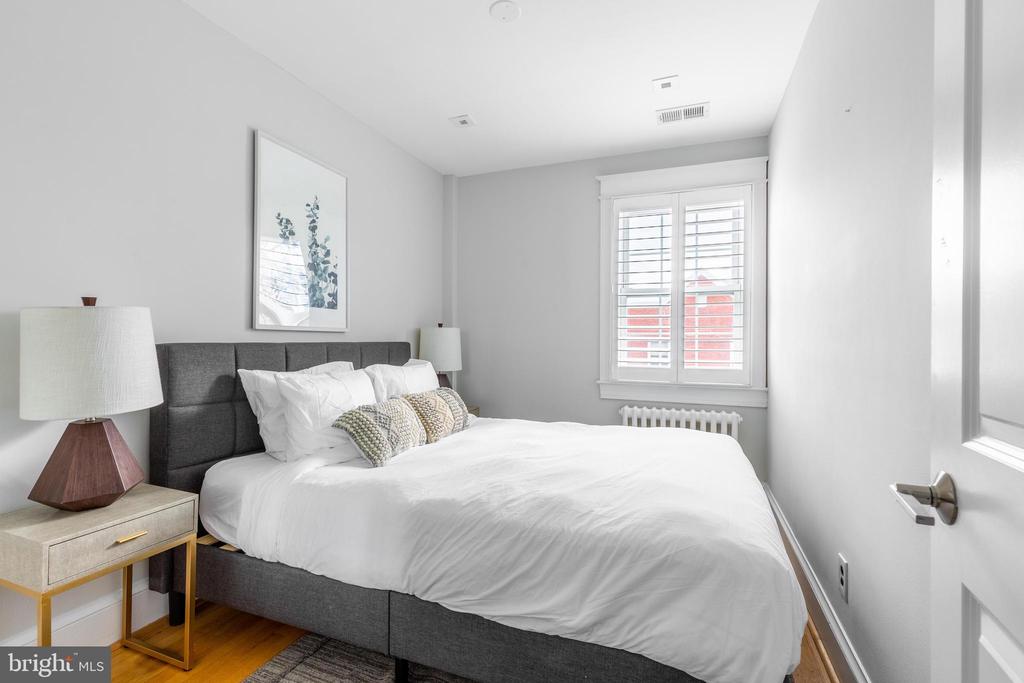 2243 NW 40TH STREET NW