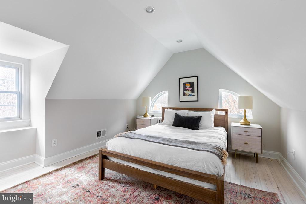 2243 NW 40TH STREET NW