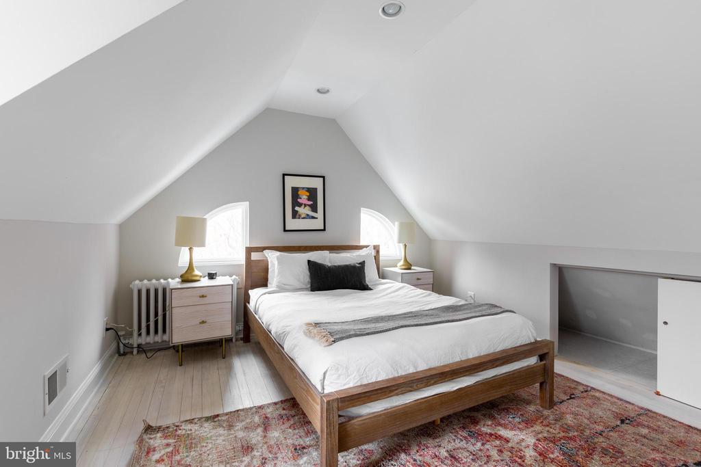 2243 NW 40TH STREET NW