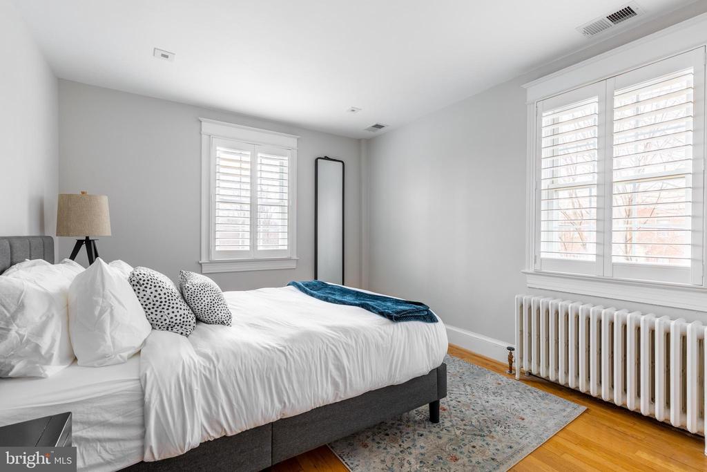 2243 NW 40TH STREET NW