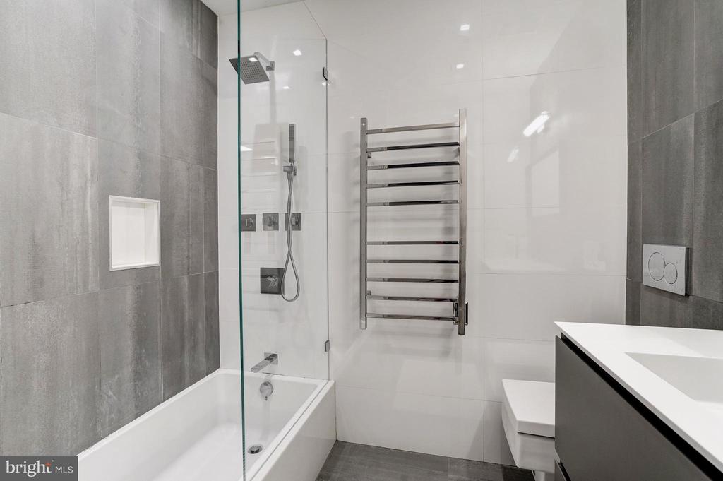 2243 NW 40TH STREET NW