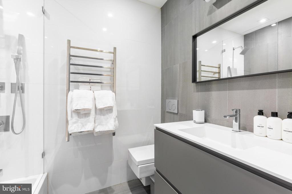 2243 NW 40TH STREET NW