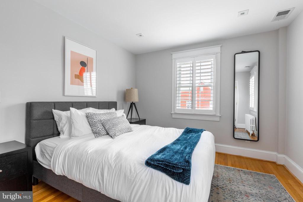 2243 NW 40TH STREET NW