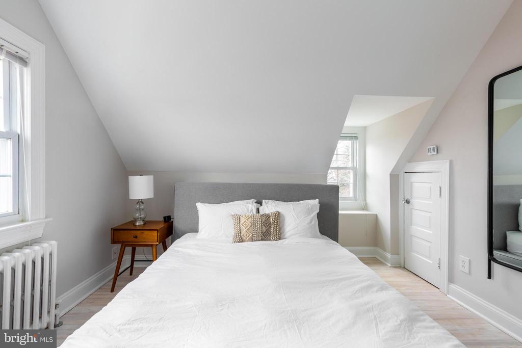 2243 NW 40TH STREET NW