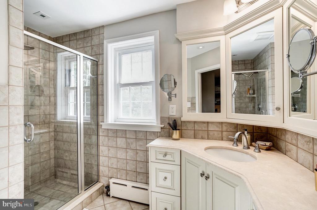 2243 NW 40TH STREET NW