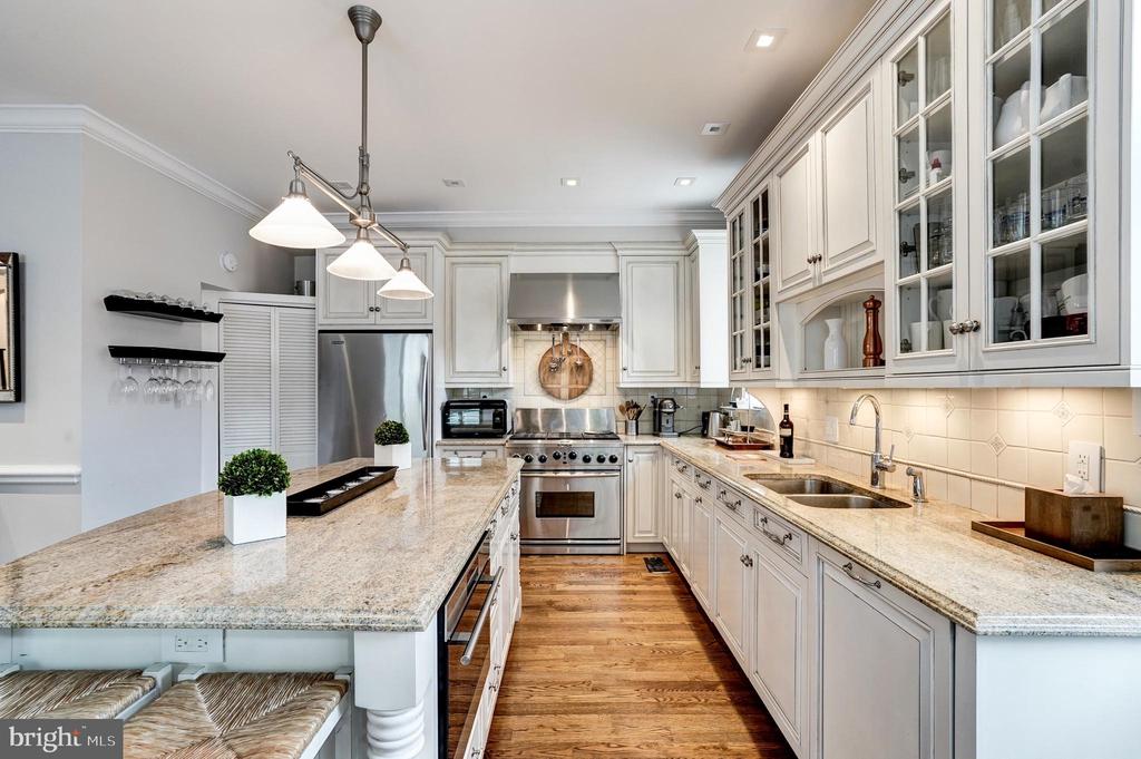 2243 NW 40TH STREET NW
