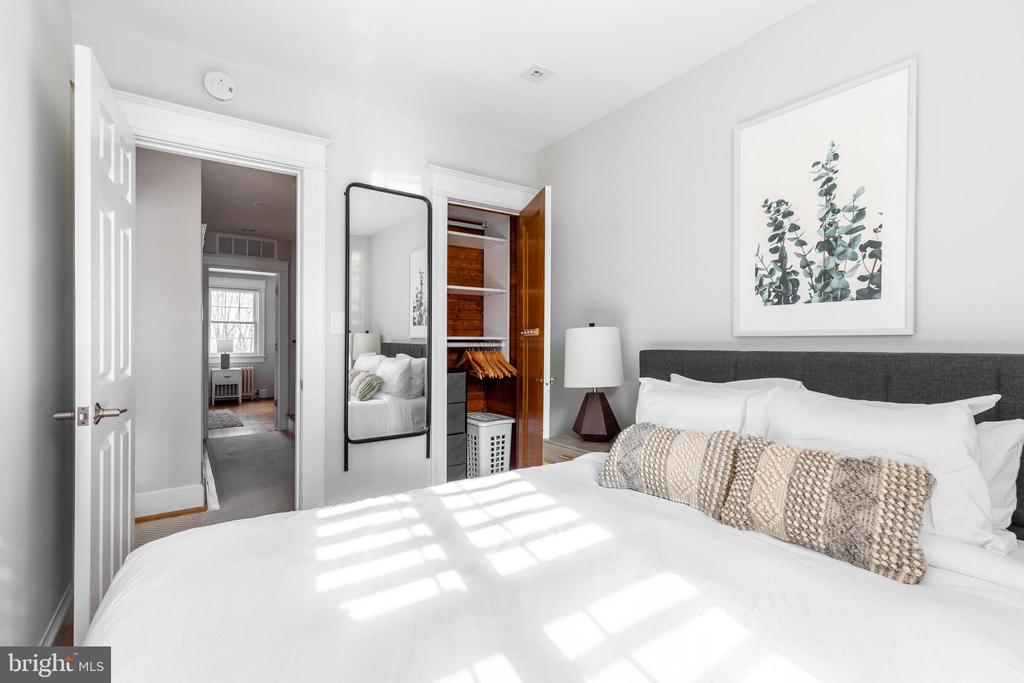 2243 NW 40TH STREET NW