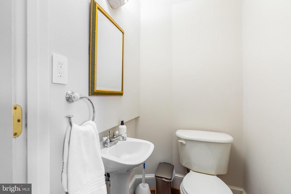 2243 NW 40TH STREET NW