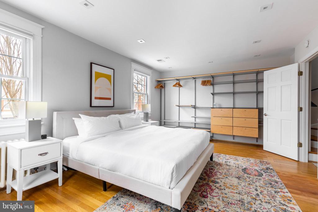 2243 NW 40TH STREET NW