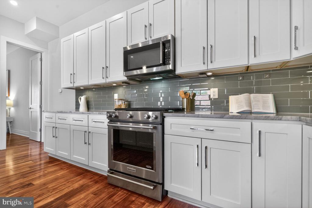 4012 NW EDMUNDS STREET NW 6 (PENTHOUSE)