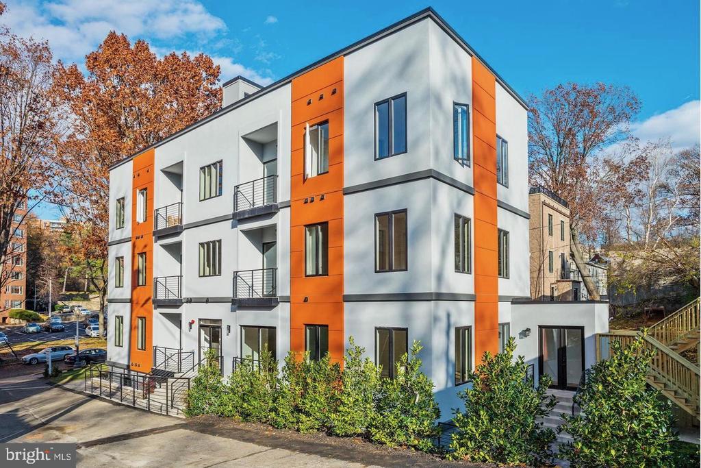 4012 NW EDMUNDS STREET NW 6 (PENTHOUSE)