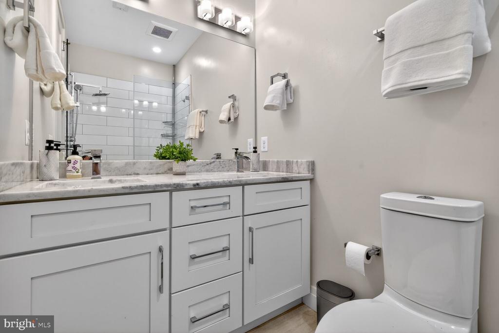 4012 NW EDMUNDS STREET NW 6 (PENTHOUSE)