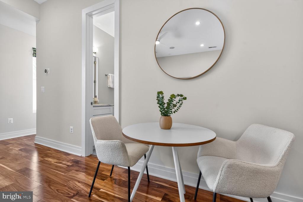 4012 NW EDMUNDS STREET NW 6 (PENTHOUSE)