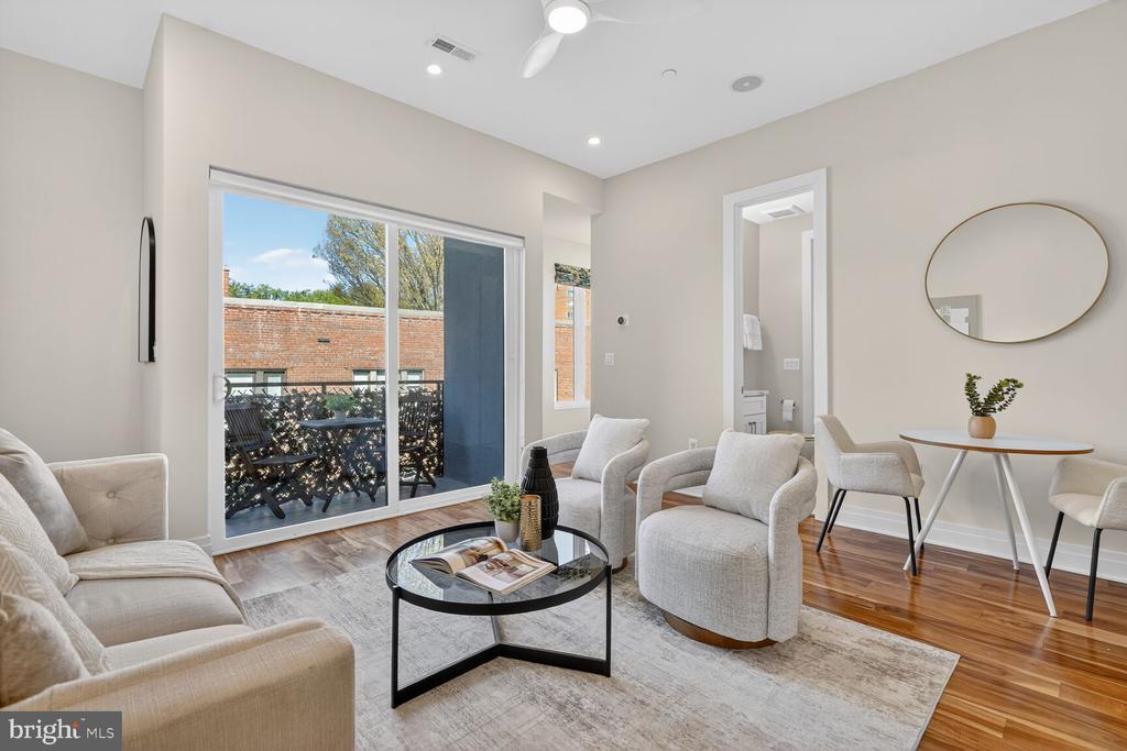 4012 NW EDMUNDS STREET NW 6 (PENTHOUSE)
