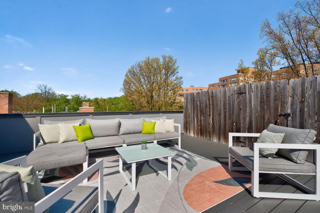 4012 NW EDMUNDS STREET NW 6 (PENTHOUSE)