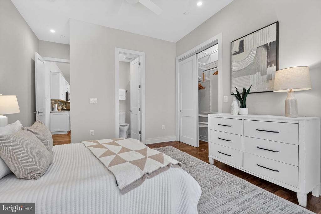 4012 NW EDMUNDS STREET NW 6 (PENTHOUSE)
