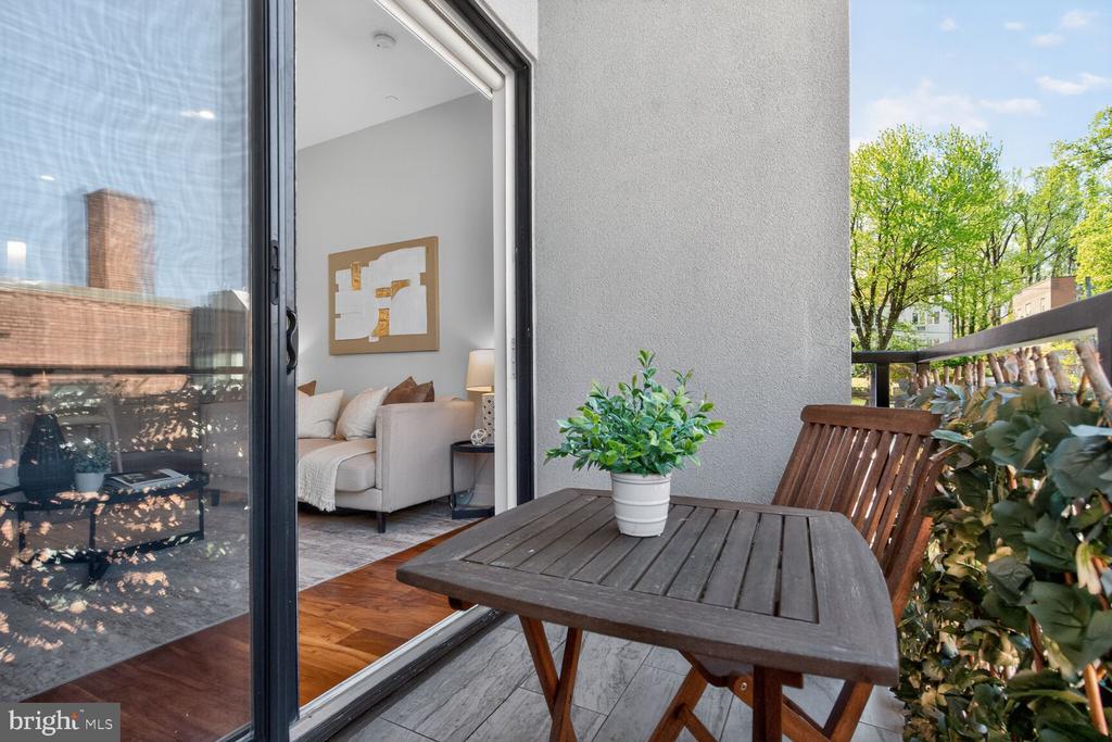 4012 NW EDMUNDS STREET NW 6 (PENTHOUSE)