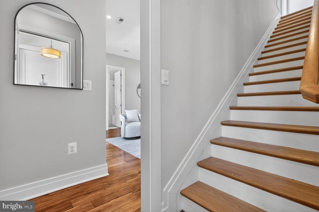 4012 NW EDMUNDS STREET NW 6 (PENTHOUSE)
