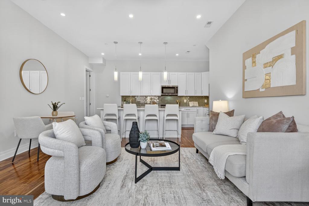 4012 NW EDMUNDS STREET NW 6 (PENTHOUSE)