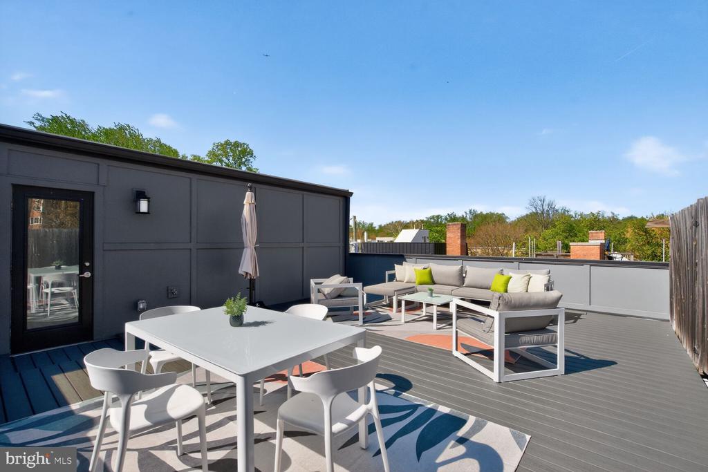 4012 NW EDMUNDS STREET NW 6 (PENTHOUSE)