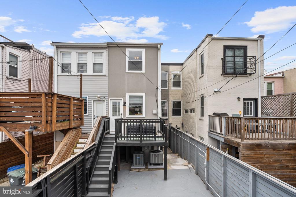 2129 4TH STREET NE