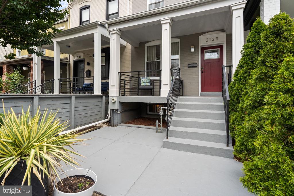 2129 4TH STREET NE