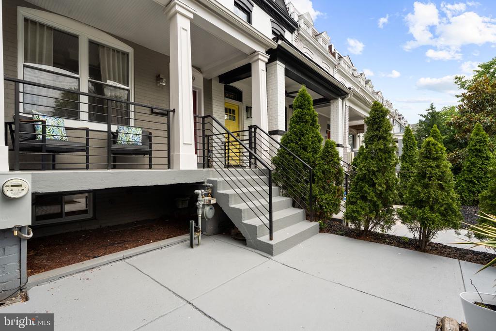 2129 4TH STREET NE