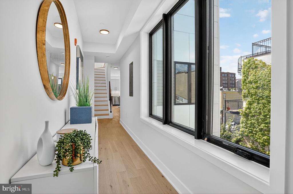 2440 ONTARIO ROAD NW Unit: 9