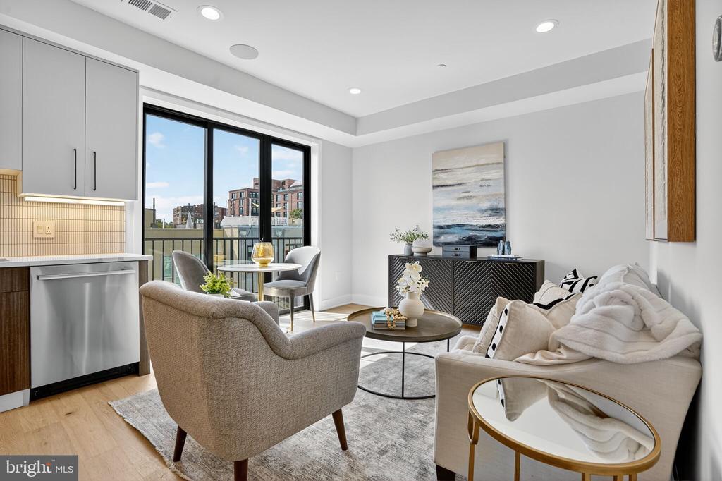 2440 ONTARIO ROAD NW Unit: 9