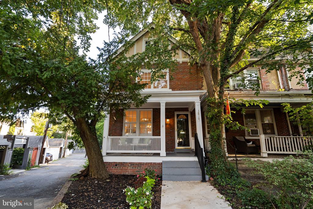 3810 BEECHER STREET NW