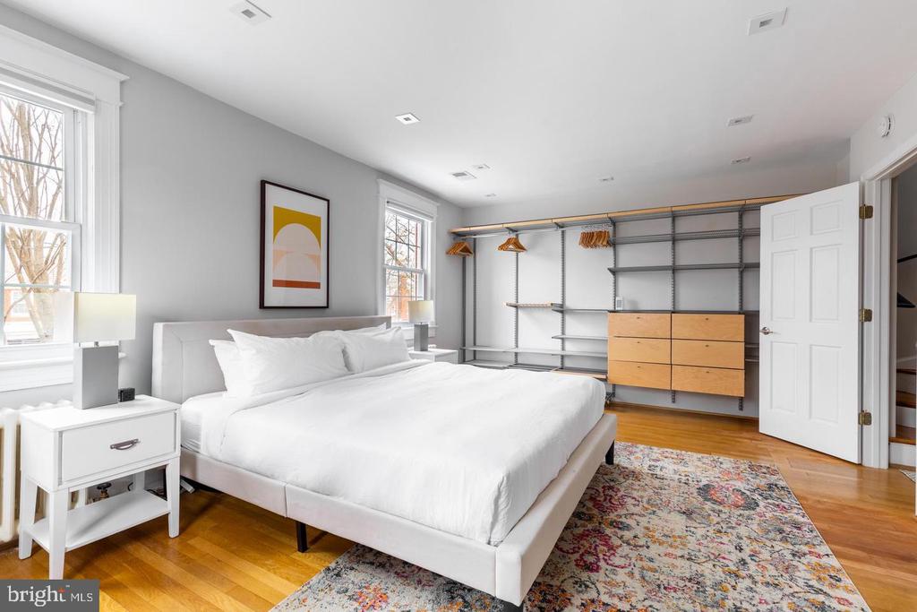 2243 NW 40TH STREET NW