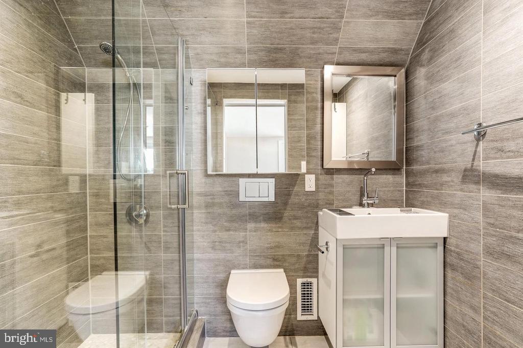 2243 NW 40TH STREET NW