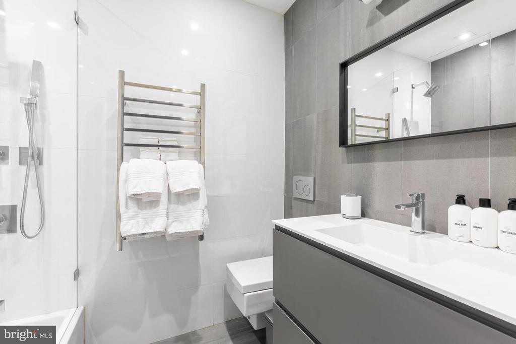 2243 NW 40TH STREET NW