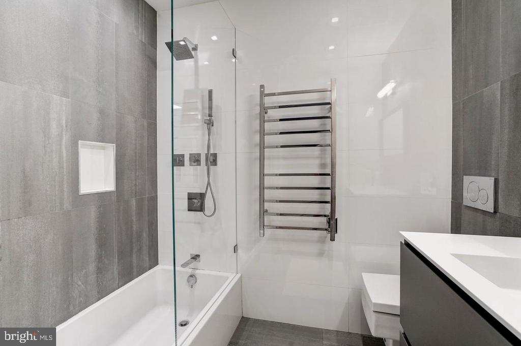 2243 NW 40TH STREET NW