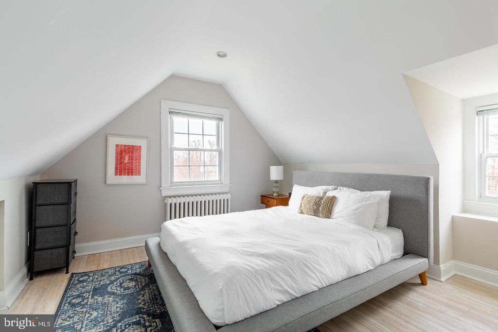 2243 NW 40TH STREET NW