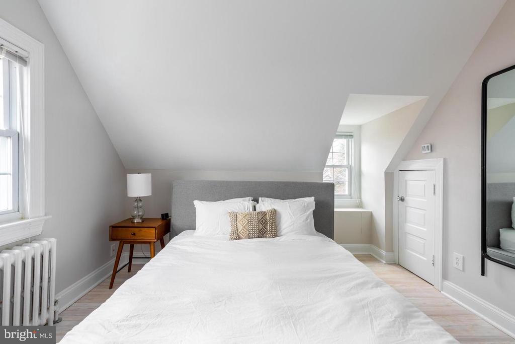 2243 NW 40TH STREET NW